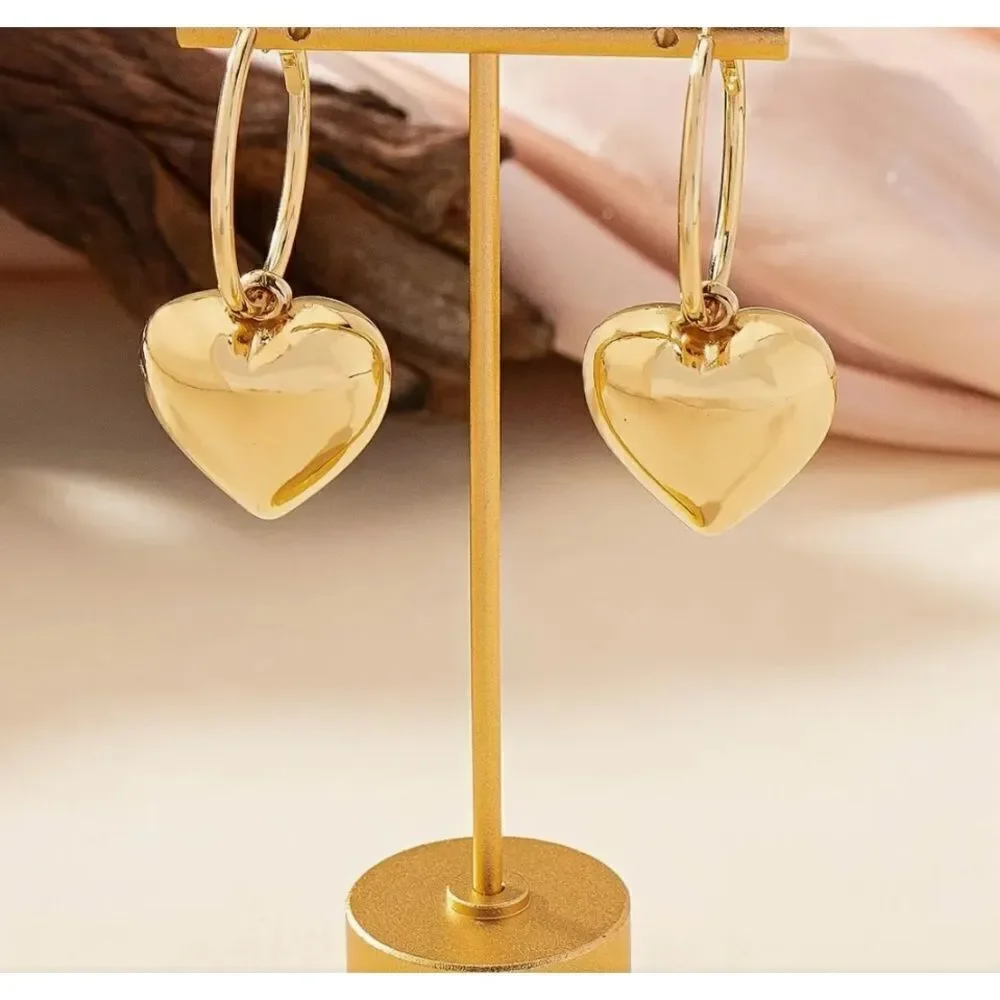 💛 NEW goldtone puffy heart dangle hoop earrings 💛